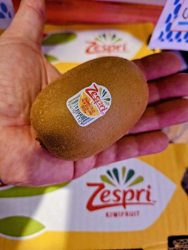 Kiwi amarillo